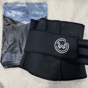 What waist black XL trainer